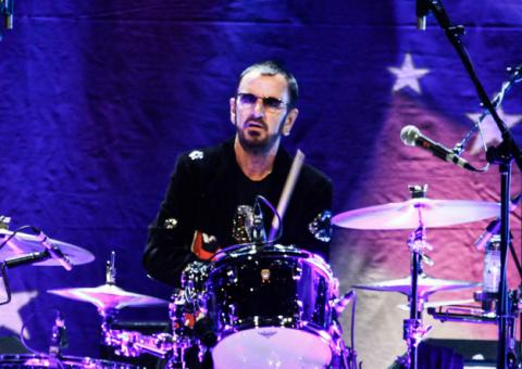 Ex-Beatle Ringo Starr dá show em São Paulo